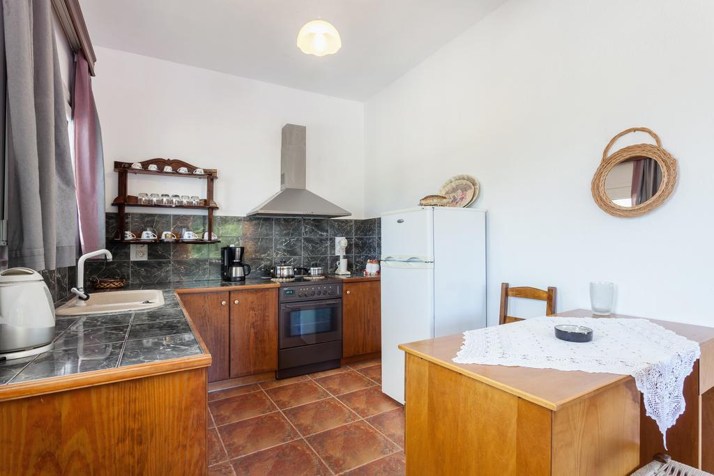 Aloni Villa Skopelos Town Room photo